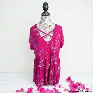 EUC Torrid Women’s Pink Floral V-Neck Short Sleeve Babydoll T-Shirt Blouse SZ 0